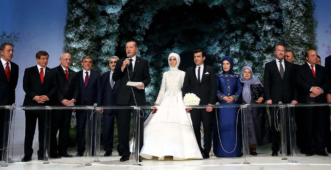 Sümeyye Erdoğan - Selçuk Bayraktar'ın nikah törenini canlı yayında milyonlar izledi