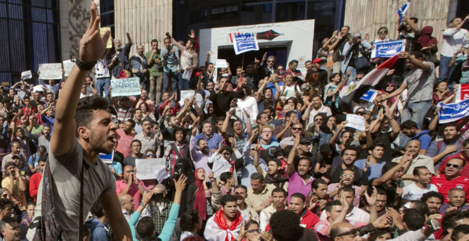 Mısır'da Tiran ve Sanafir için "toprak namustur" protestosuna katılan 51 kişiye 2 yıl hapis cezası