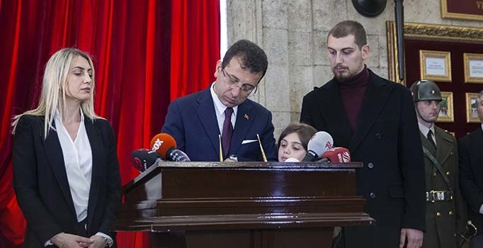 Ekrem İmamoğlu'ndan Anıtkabir ziyareti