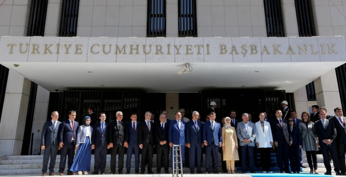 İzmir'e Başbakanlık Ofisi