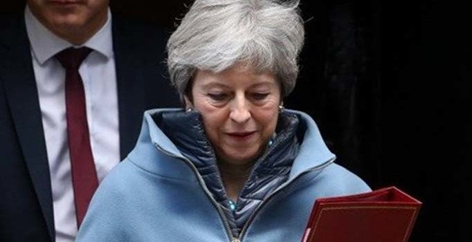 May'den Brexit'e yeni erteleme açıklaması