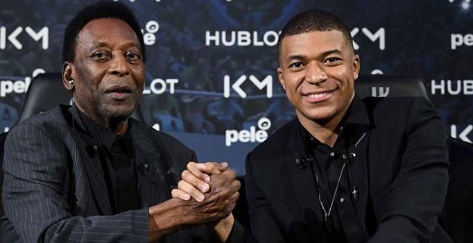 Brezilyalı efsane Pele hastaneye kaldırıldı