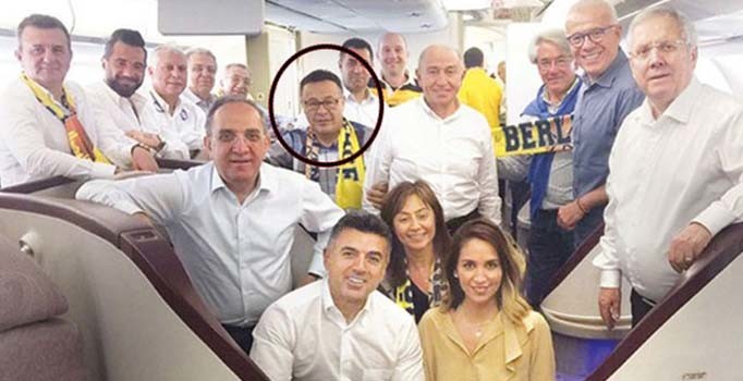 Fenerbahçe'nin Berlin uçağında sürpriz isim