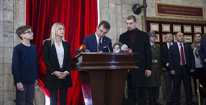 Erdoğan: MSB, Anıtkabir'deki defteri oradan çekti, aldı