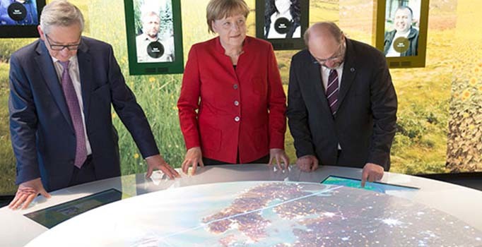 Almanya Başbakanı Merkel, Juncker ve Schulz apar topar mini zirve yaptı