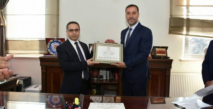 İstanbul'un tek MHP'li belediye başkanı Volkan Yılmaz mazbatasını aldı