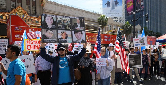 Kaybedilen Uygurların aileleri korku içinde sevdiklerini arıyor