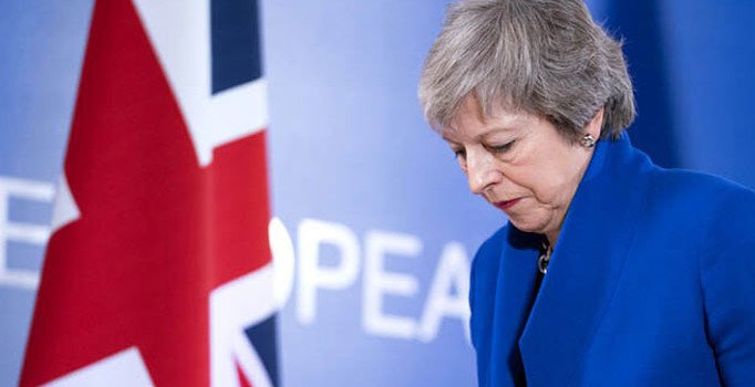 "Anlaşmasız Brexit"i önleyen tasarı yasalaştı