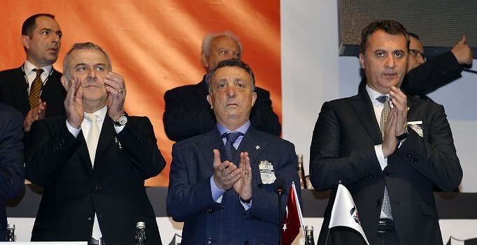 Beşiktaş'ta Fikret Orman yönetimi mali ve idari açıdan ibra edildi