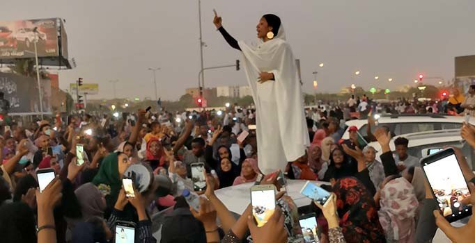 'Sudan'ın Gelini' protestoların sembolü oldu