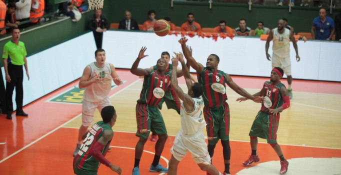 Pınar Karşıyaka seriyi Bandırma'da bitiremedi