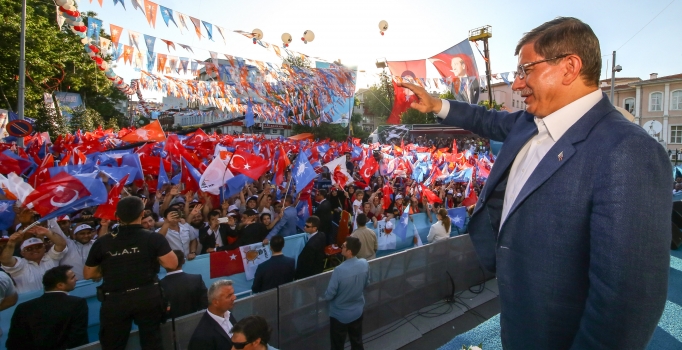 Davutoğlu: Bu Kemal 
Mustafa Kemal'i bilmez