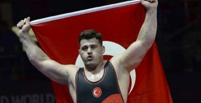 Rıza Kayaalp'tan rekor