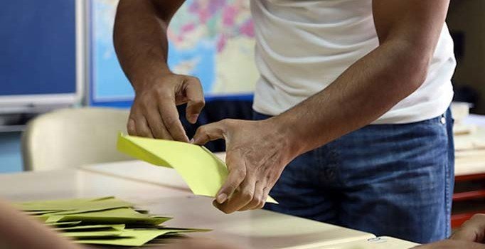 Son dakika! Maltepe'de oy sayımına ara verildi