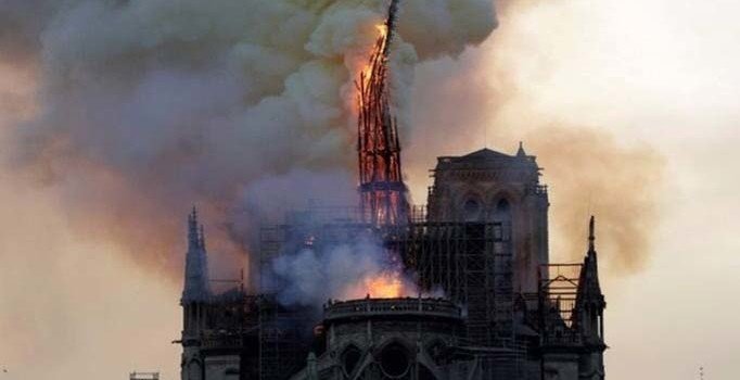 Katedralin kulesi böyle yıkıldı