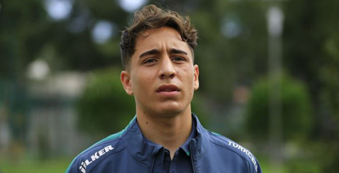 Milli futbolcu Emre Mor UEFA'nın manşetinde