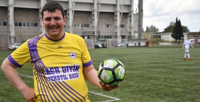 140 kiloluk futbolcu