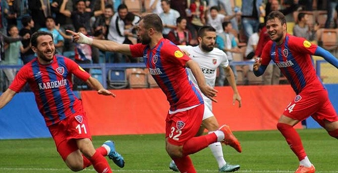 Murat Akın'dan müthiş istatistik: 8 yılda 7 Süper Lig
