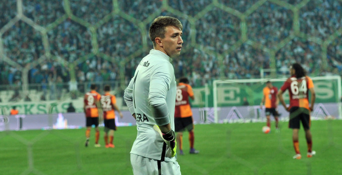 Fernando Muslera 5 aydır parasını alamıyor