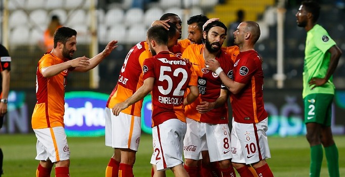 Galatasaray deplasmanda Akhisar'ı 2-1 mağlup etti