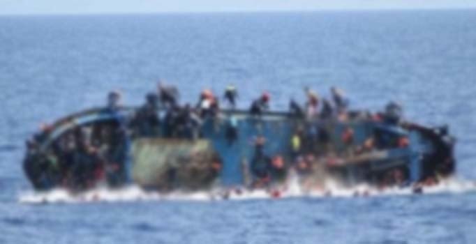 Akdeniz'de 70 sığınmacıyı taşıyan tekne battı