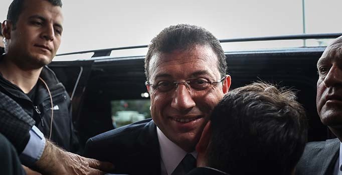 Ekrem İmamoğlu'ndan İBB'de ilk gün mesaisi