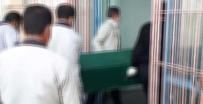 İran sınırında donmuş erkek cesedi bulundu