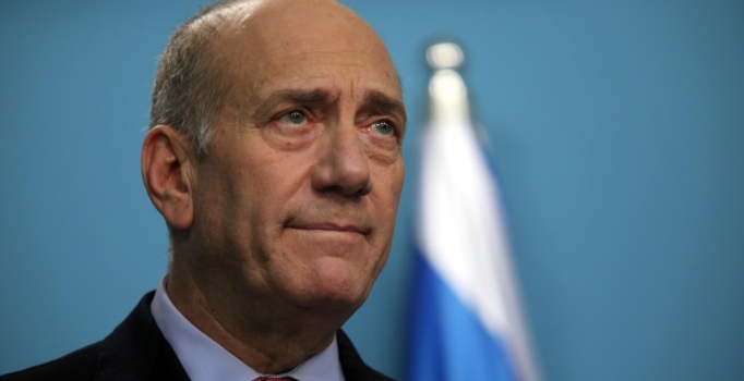 Eski İsrail Başbakanı Olmert'e 
8 ay hapis cezası