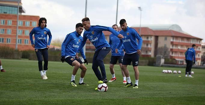 Kayserispor sürpriz yapmak istiyor