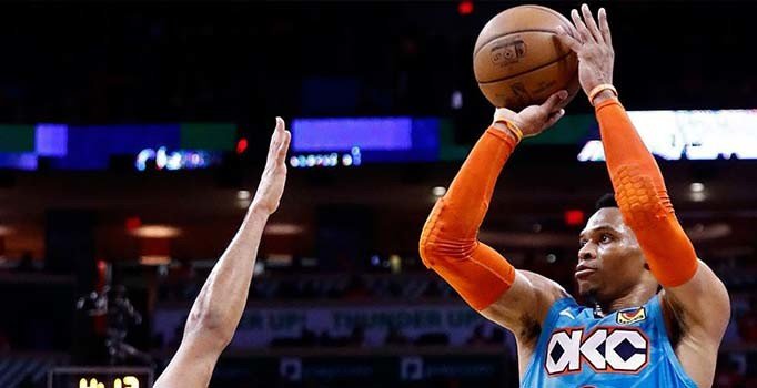 Thunder Westbrook ile kazandı