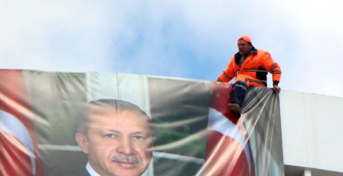 Bolu Belediyesi'nde 97 kişi işten çıkarıldı: Engelli işçi intihara kalkıştı