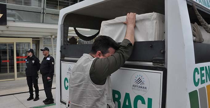 Sri Lanka'da ölen iki Türk vatandaşının naaşı Türkiye'ye getirildi