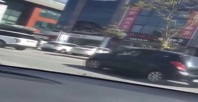 Üsküdar'da trafik magandaları tehlike saçtı