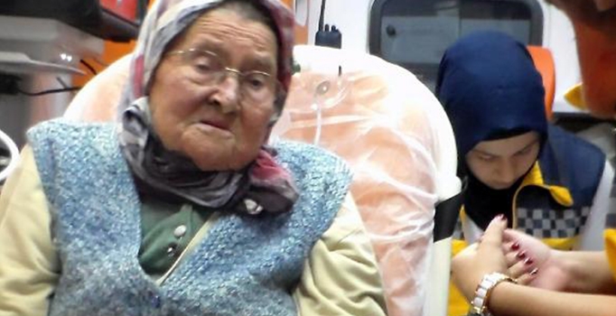 Çay demlerken evinden oldu