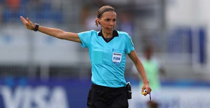 Ligue 1'de kadın hakem dönemi