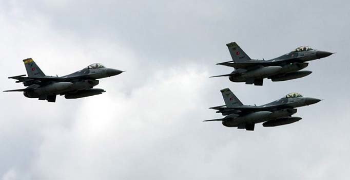 Dört askerin şehit olduğu bölgeye hava harekatı