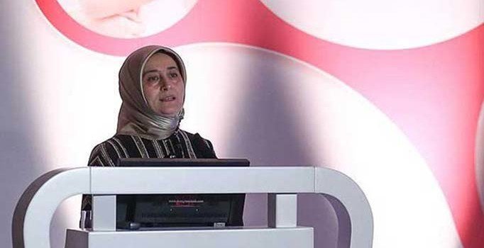 Sare Davutoğlu'nun üniversitedeki programına gerekçesiz iptal