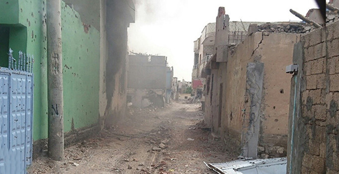 Nusaybin’de çatışma anı kamerada