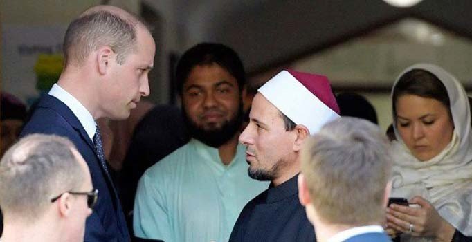 Prens William'dan Nur Camisi'ne ziyaret