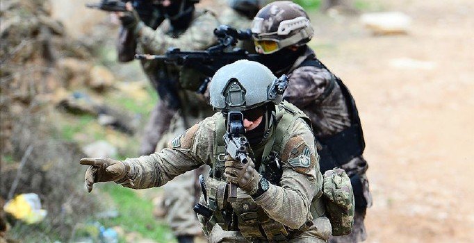 Elazığ'da 2 PKK'lı terörist etkisiz hale getirildi