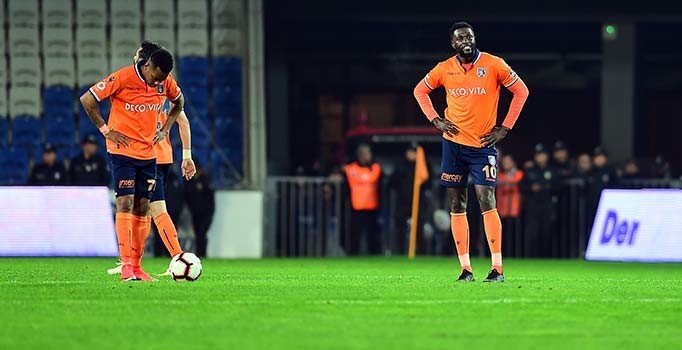 Lider Başakşehir 5 haftada 10 puan kaybetti