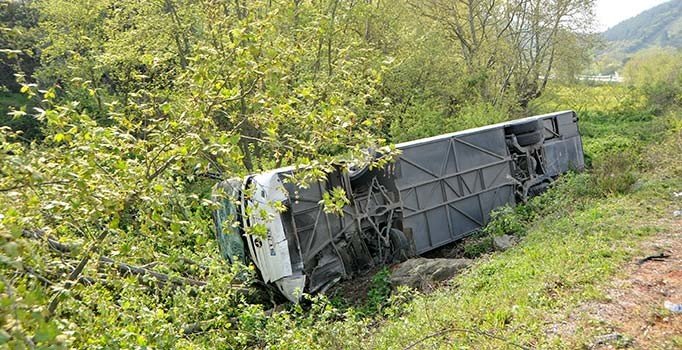 Çanakkale'de askerleri taşıyan otobüs devrildi: 7 yaralı