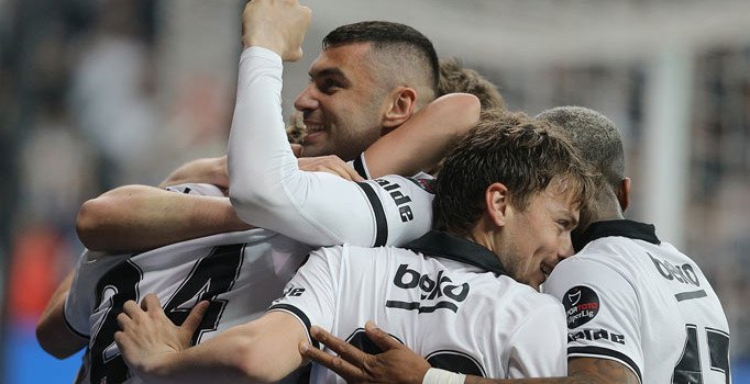 Kartal zirveye kanat çırptı