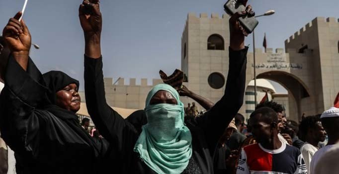 Sudan'da parti toplantısına baskın: 64 yaralı