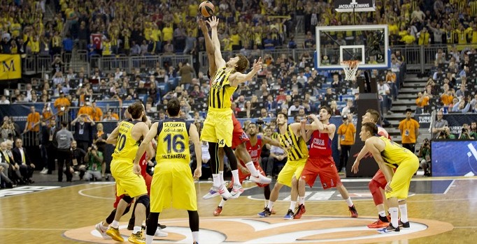 Esat Yılmaer Fenerbahçe Basketbol Takımının Avrupa ikinciliğini yazdı