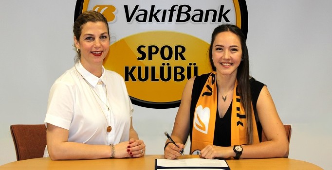 VakıfBank Cansu Çetin ile nikah tazeledi