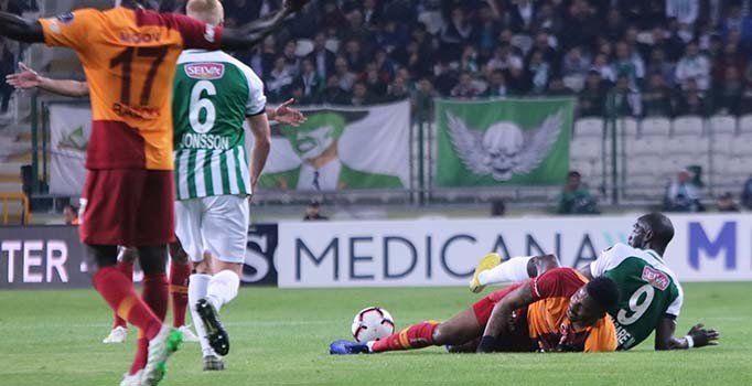 Galatasaray liderlik fırsatını tepti | Konyaspor Galatasaray: 0 - 0