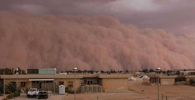 Irak'ta kum fırtınası sebebiyle 5 kişi yaşamını yitirdi
