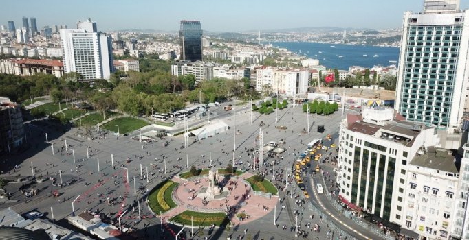 İstiklal Caddesi yaya trafiğine açıldı