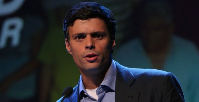 Venezuelalı muhalif lider Lopez Şili Büyükelçiliğine sığındı